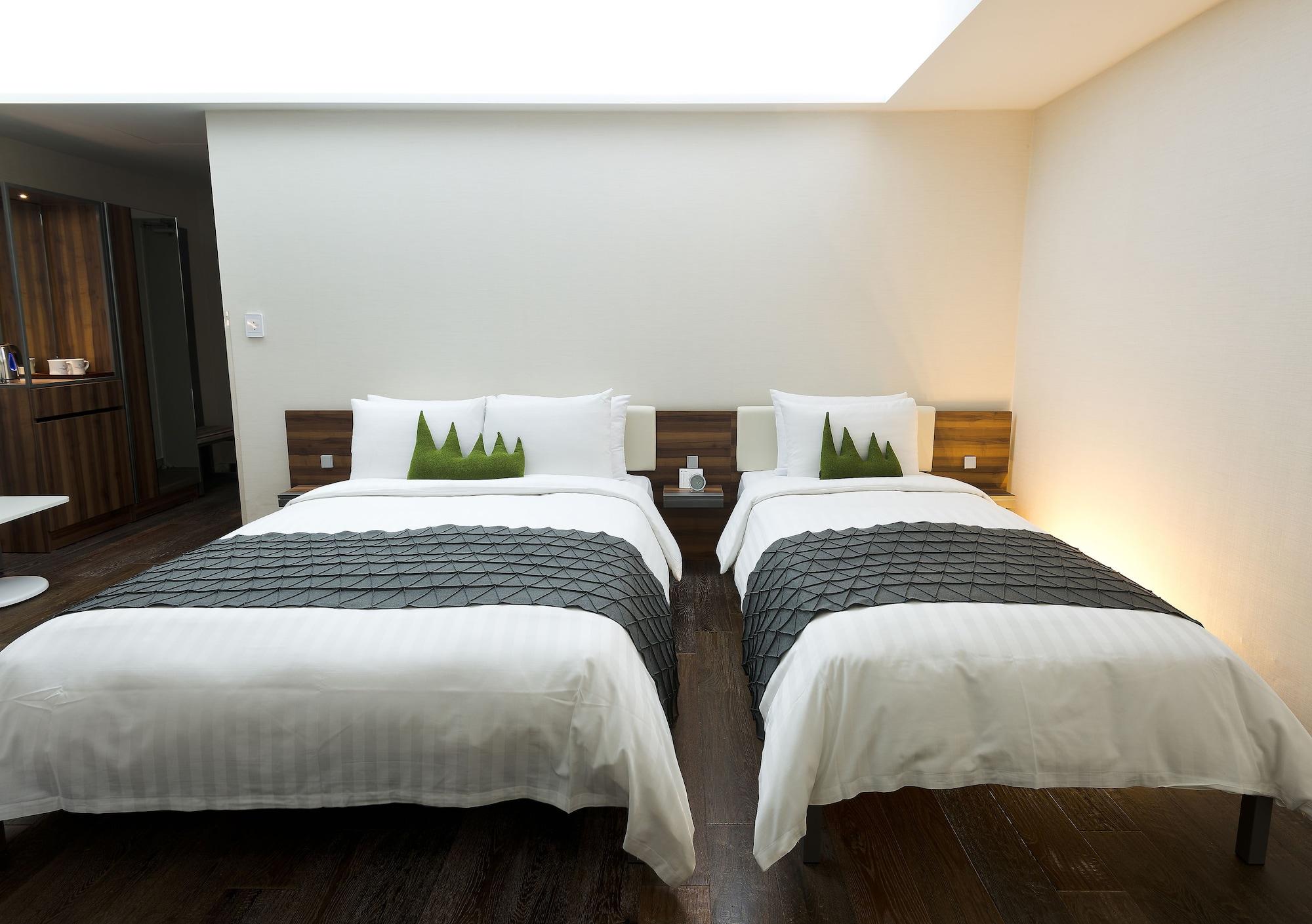 Metro Hotel Myeongdong Сеул Экстерьер фото