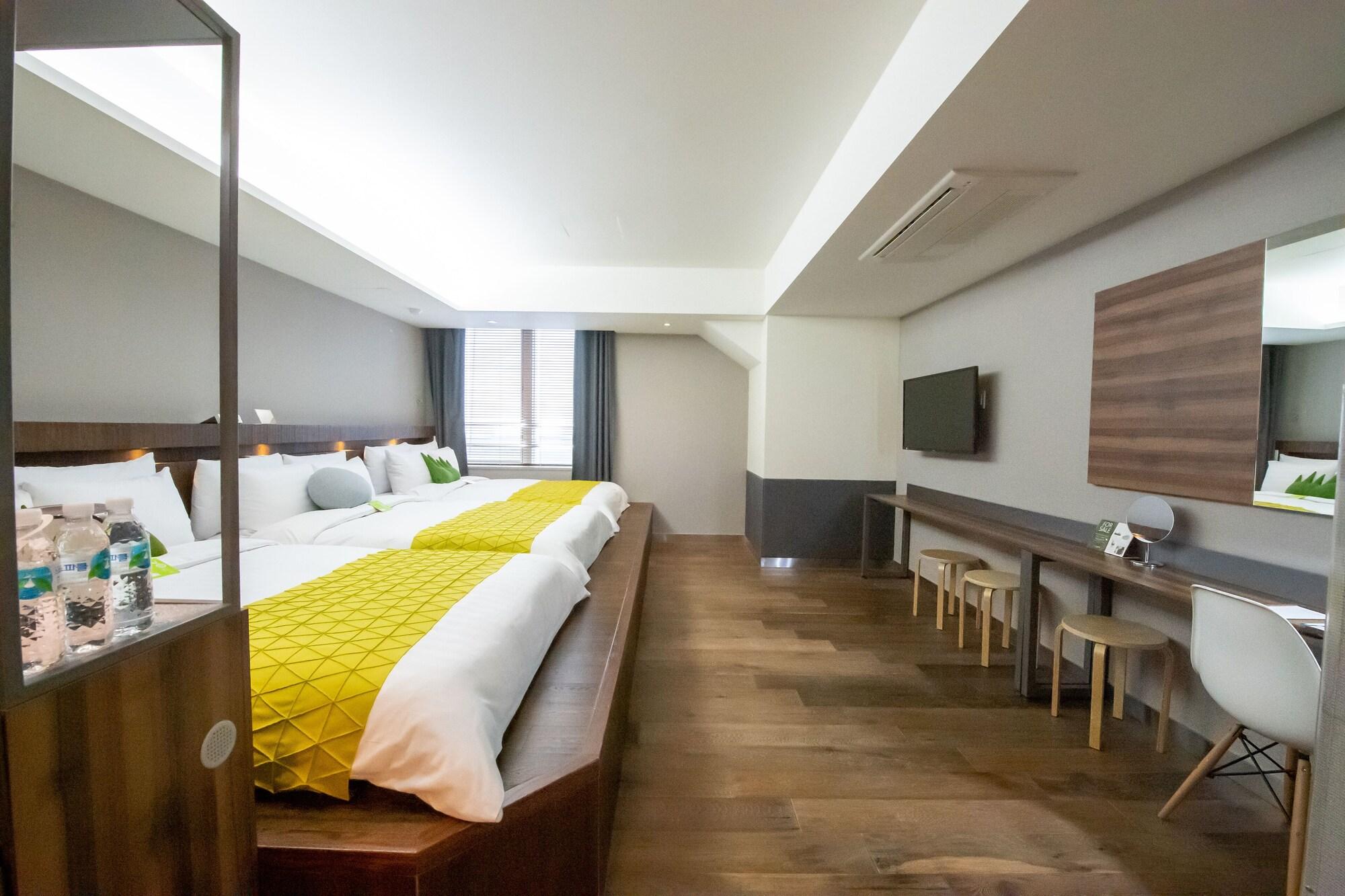 Metro Hotel Myeongdong Сеул Экстерьер фото