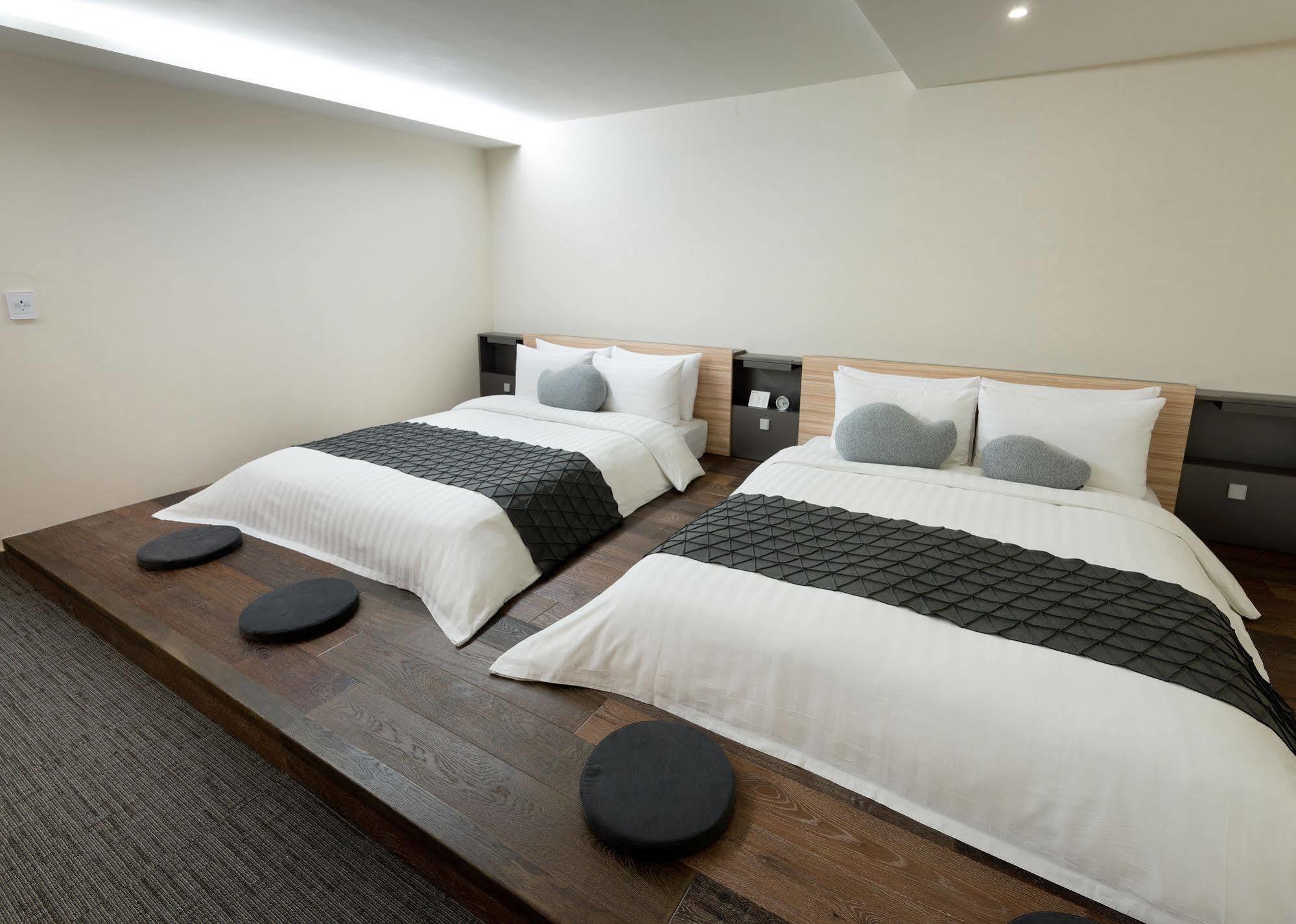 Metro Hotel Myeongdong Сеул Экстерьер фото